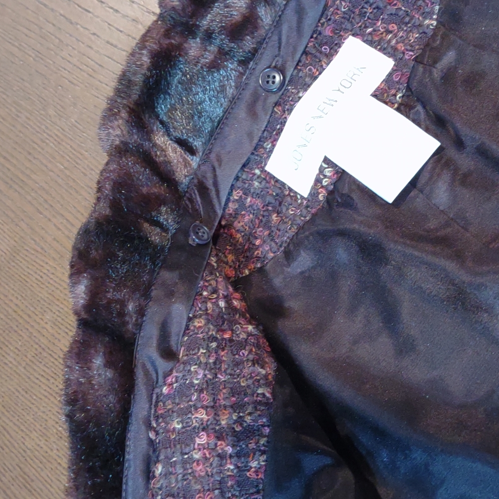 Impressive looking Woman Jacket with Removable Collar by JONES NEW YORK Size 12 - Picture 10 of 11